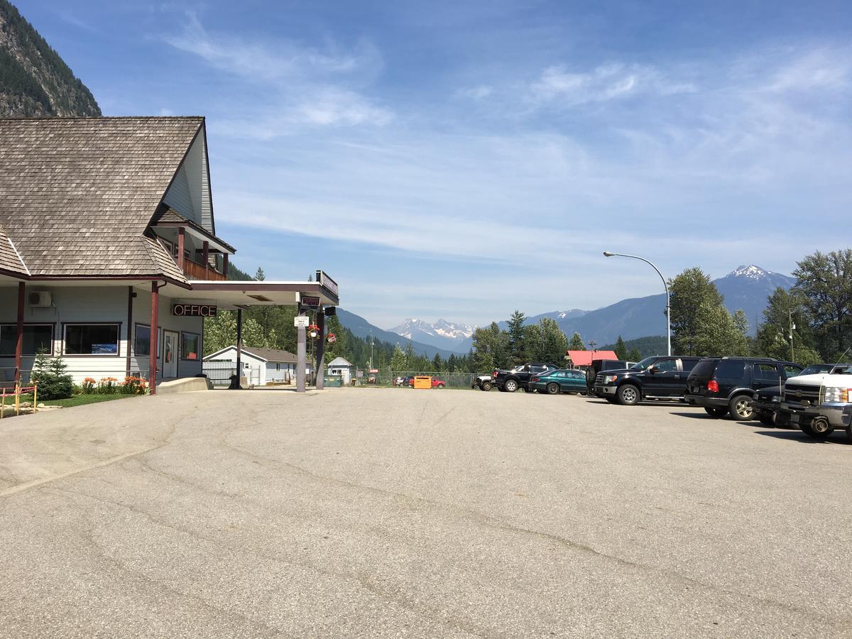 Peaks Lodge 雷夫尔斯托克 外观 照片