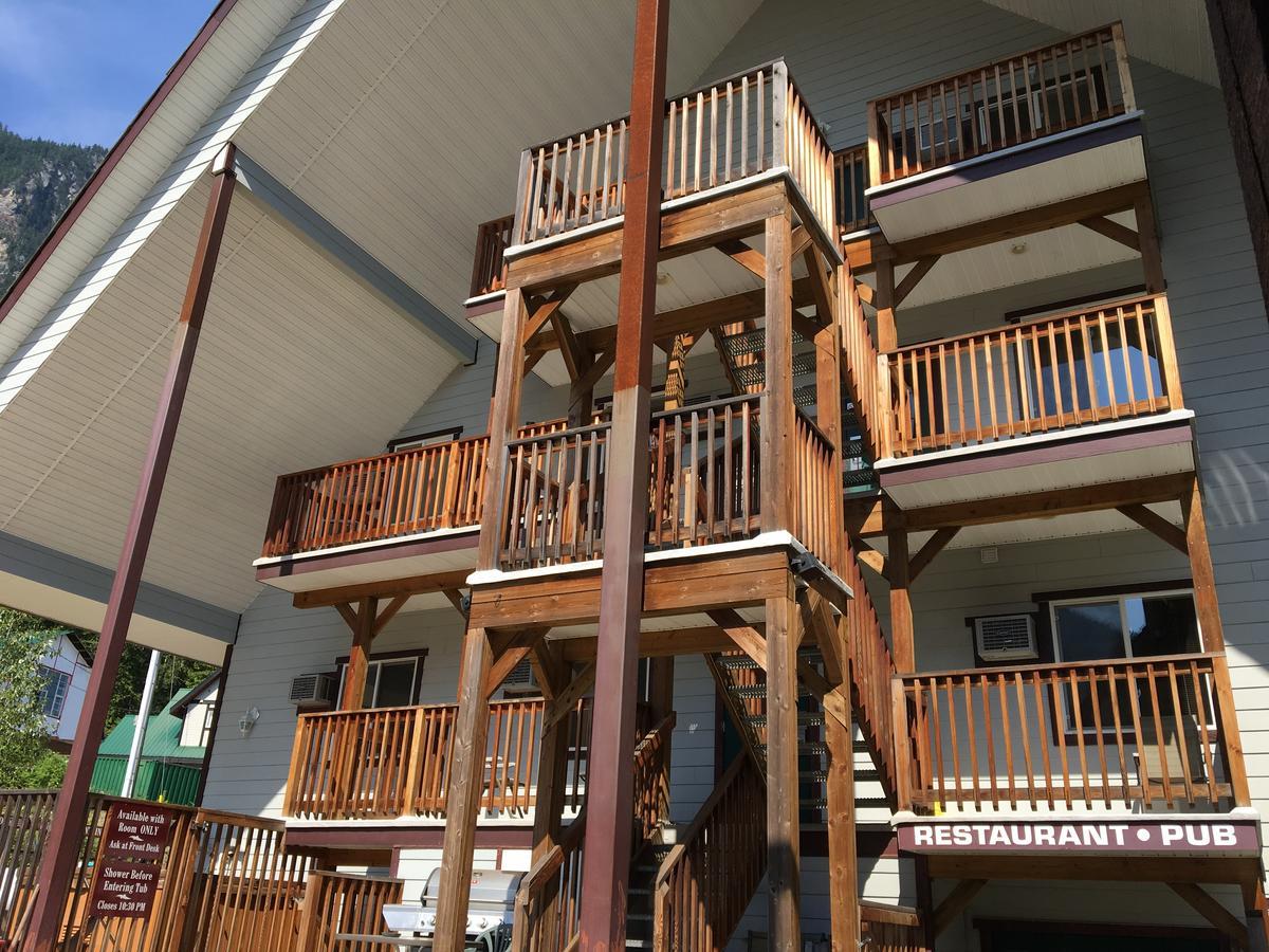 Peaks Lodge 雷夫尔斯托克 外观 照片