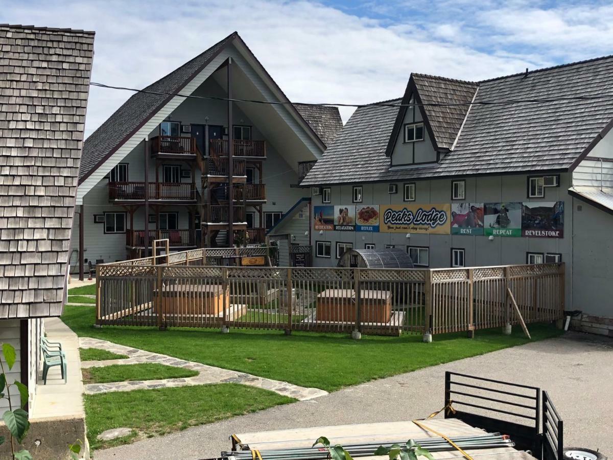 Peaks Lodge 雷夫尔斯托克 外观 照片