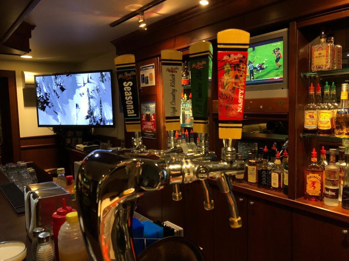 Peaks Lodge 雷夫尔斯托克 外观 照片
